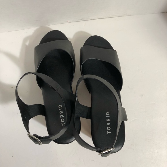 Torrid black heeled sandals - Picture 3 of 4